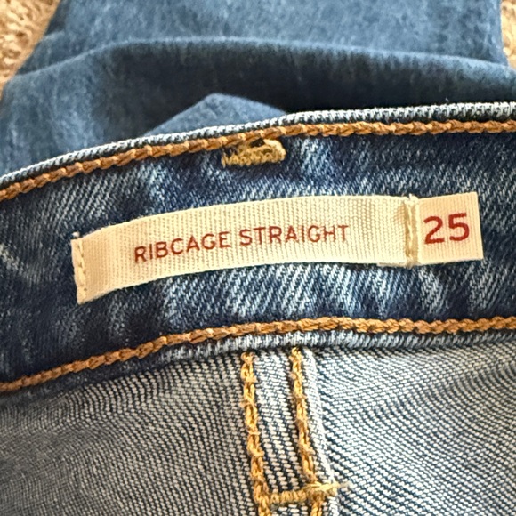 Levi's Ribcage Straight - Picture 3 of 3